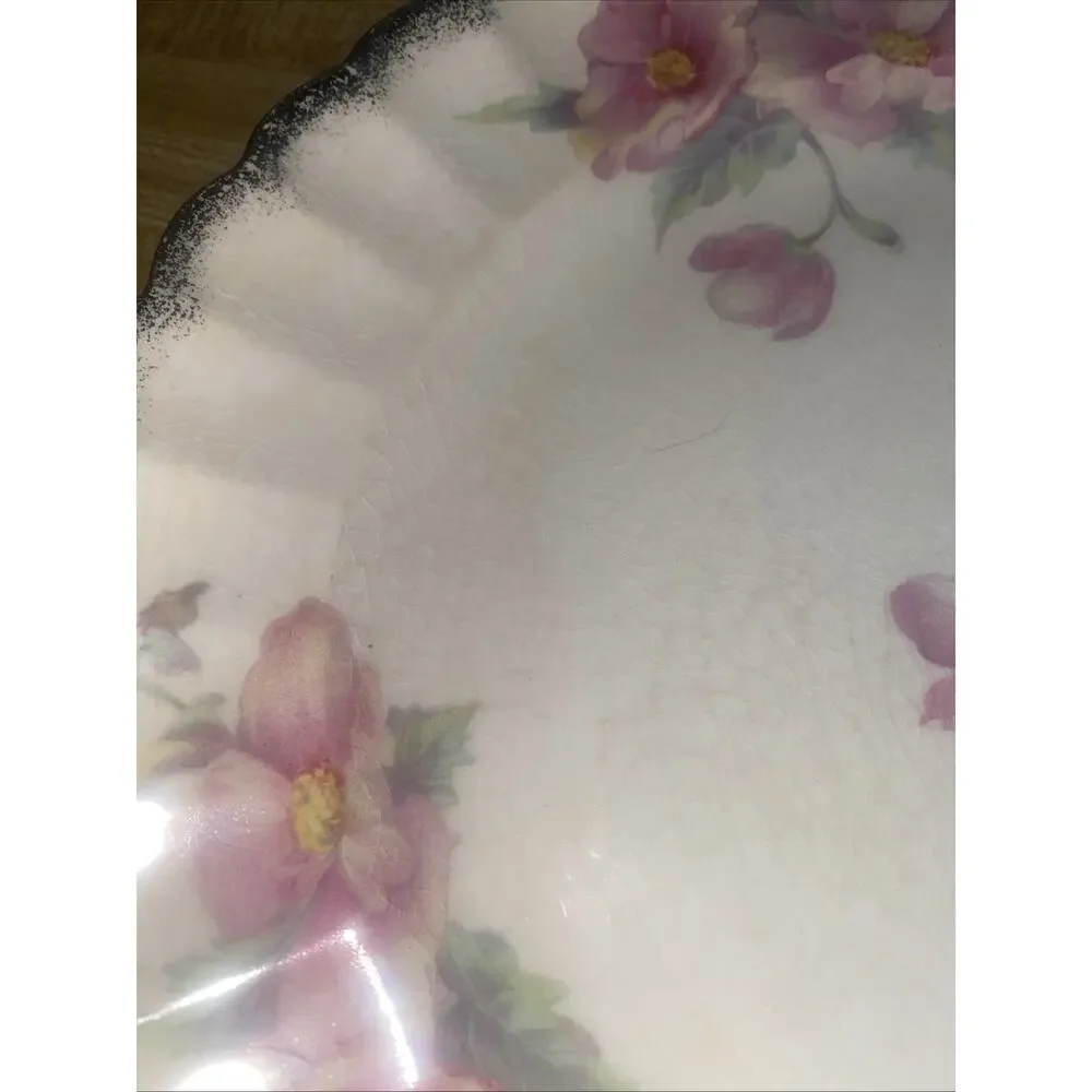 Set Of 4 9.25” Dinner Plates Ivory Porcelain By Sebring “Primrose” 22K Gold Trim
